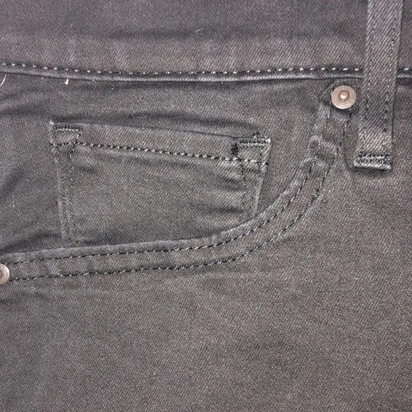 Levi Strauss & Co Women’s Black High Rise Straight Black Jeans in size 24W - Picture 3 of 8
